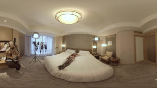 爱撸vr 性感的吊带连体丝袜,超级性感的女模穿在大长腿上!
