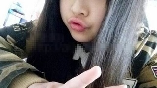 清純可愛學生妹脫衣 帶回去當女友非常不錯 (2) 清純可愛學生妹脫衣 帶回去當女友非常不錯 (2)