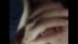 來不及找旅館了!上車沒多久正妹就吹喇叭!身體交疊上下磨蹭:水都流到椅子上... 來不及找旅館了!上車沒多久正妹就吹喇叭!身體交疊上下磨蹭:水都流到椅子上...