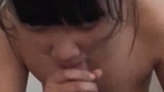 妹子吹簫技術太生澀 口爆後還馬上去漱口! 妹子吹簫技術太生澀 口爆後還馬上去漱口!