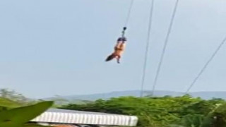 香港女子全裸笨豬跳