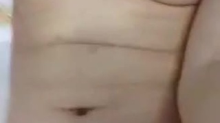 (´▽`)ノ-長髮飄逸的丁字褲辣女!舞技很爛但「手技」很強:三角洲快速繞圈到出水