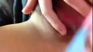 寂寞長髮妹在家自拍摳摳秀 好想幫幫她 寂寞長髮妹在家自拍摳摳秀 好想幫幫她