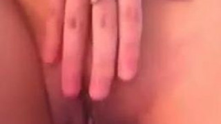 [國語發音]剛剃毛人妻傳自慰影片給老公！！不小心傳錯外流～（有影）