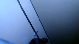 [廁所偷拍]ＯＬ如廁畫面外洩～癡漢潛伏廁所手機拍下春光照（有影）