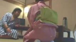 【個人撮影】「駄目ですよ､困ります」旅館で爆乳おっぱいの美人な女将を口説いてSEXした映像が流出!【熟女】