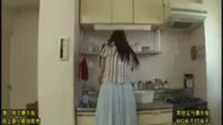 夫に相手にされない火照ったカラダを持て余した美妻たちが住むマンションの管理人になった僕!色々と理由を付けて部屋に呼び出… 夫に相手にされない火照ったカラダを持て余した美妻たちが住むマンションの管理人になった僕!色々と理由を付けて部屋に呼び出…
