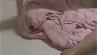 日本人女性が自分を覗かれていることに気付いたパート1 - HDMilfCam.comの詳細 日本人女性が自分を覗かれていることに気付いたパート1 - HDMilfCam.comの詳細