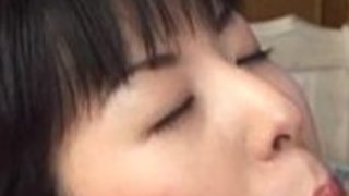 彼女の恋人の雄鶏を熱い六回で吹いているジャップ学校のかわい子 彼女の恋人の雄鶏を熱い六回で吹いているジャップ学校のかわい子