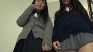 二人の美少女JKがわざとパンチラして誘惑しながら射精を誘発してくる 二人の美少女JKがわざとパンチラして誘惑しながら射精を誘発してくる