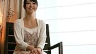 東洋の女の子がハワイを打つ 東洋の女の子がハワイを打つ