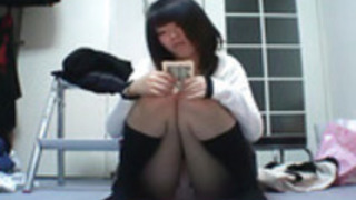 jeune etudiante japonaiseの出品者moule poilue