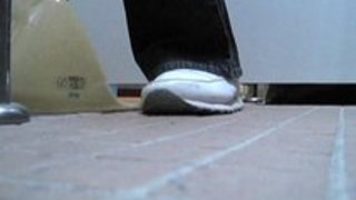和式トイレで若い娘たちのしゃがみ排泄を前から上から後ろから覗き放題 和式トイレで若い娘たちのしゃがみ排泄を前から上から後ろから覗き放題