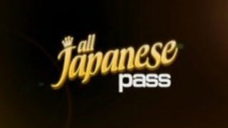 日本のAVモデルは、毛むくじゃらの猫なめと硬いペニスを吸いました 日本のAVモデルは、毛むくじゃらの猫なめと硬いペニスを吸いました