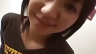 短い髪アジアの女の子は自慰 短い髪アジアの女の子は自慰