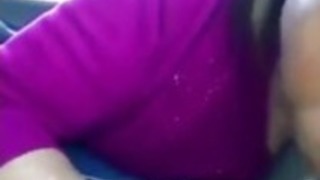 アジアのおばあちゃんが車で黒ひげを吸う アジアのおばあちゃんが車で黒ひげを吸う