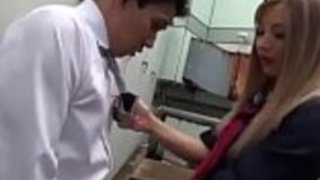 先生とクラスメートの日本の滞った小便 先生とクラスメートの日本の滞った小便