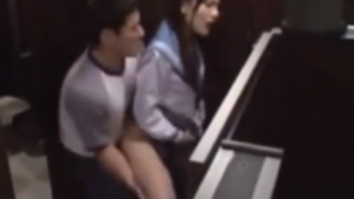 ネカフェでヤラレル女子高生♡  襲われながらも内心喜んでいるヤリマン女子高生wwww 声を押し殺して情事を楽しむ・・・ ネカフェでヤラレル女子高生♡  襲われながらも内心喜んでいるヤリマン女子高生wwww 声を押し殺して情事を楽しむ・・・