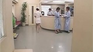かなり半分の日本人の看護婦ティナ・ユズキは仕事でセックスの間に声を抑えようとします かなり半分の日本人の看護婦ティナ・ユズキは仕事でセックスの間に声を抑えようとします