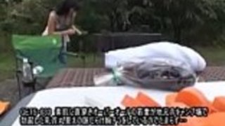[Jap]この若い妻は、私たちの地元のキャンプ場で彼女の裸の身体のオーバーオールを着ていた、と私は彼女のおっぱいを見ることができたので、それは私を堅くさせていた、そして私はもはや抵抗することができなかった... - JPorn.se