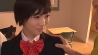 柚木彩花 ショートヘアのかわゆいJKが男達に猛アタックされて校内エッチ 柚木彩花 ショートヘアのかわゆいJKが男達に猛アタックされて校内エッチ