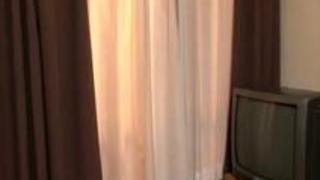 縮んだ服を着て下乳はみ出しまくってる母親に我慢ができなくなり近親パコに走る息子