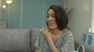 川崎駅前でナンパしたアパレル店員との中出しハメ撮りに成功！