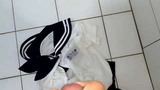 制服にぶっかけ　たいわんの制服