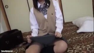 バックからの容赦ないピストンにイキ果てるロリっ娘ＪＫｗ