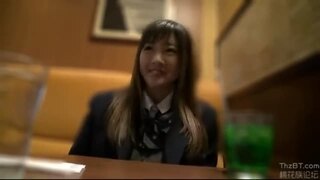 アイドル顔なのに円光相手のおっさんの足まで舐めるドM美少女JK アイドル顔なのに円光相手のおっさんの足まで舐めるドM美少女JK