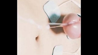 パイパンおちんちん低周波オナニー射精