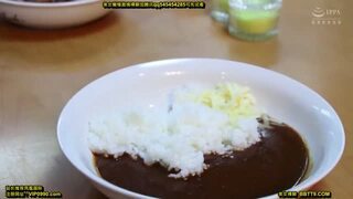 風呂上がりに気弱男のちんぽを手コキでぶっこ抜いちゃう痴女