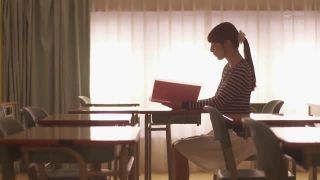 保健室に呼び出されて生徒の巨根の餌食になり中出しされる新人の美人女教師