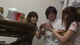 ナンパした素人ギャル2人に迫られてハーレム3P開始w ナンパした素人ギャル2人に迫られてハーレム3P開始w