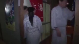 家族水入らずで温泉旅行を満喫→開放的になり過ぎた兄妹が近親パコw 家族水入らずで温泉旅行を満喫→開放的になり過ぎた兄妹が近親パコw